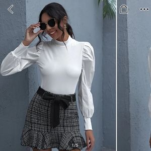 NWT Shown puffy sleeve white turtleneck